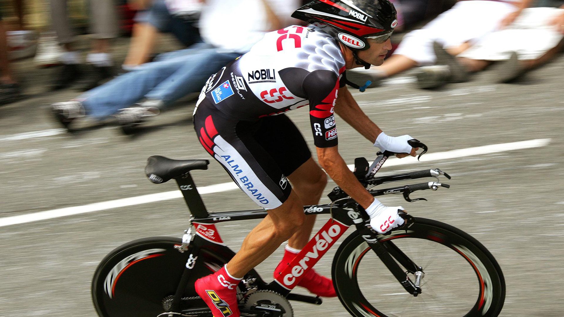 塑料乒乓球替代传统材料，赛事规则变化，乒乓球塑料球带来的变化