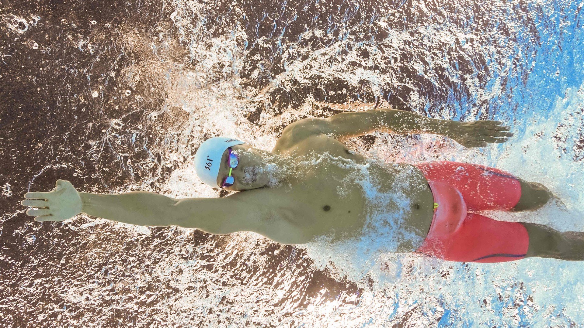 球坛趣闻：那些令人难忘的“奇葩”瞬间