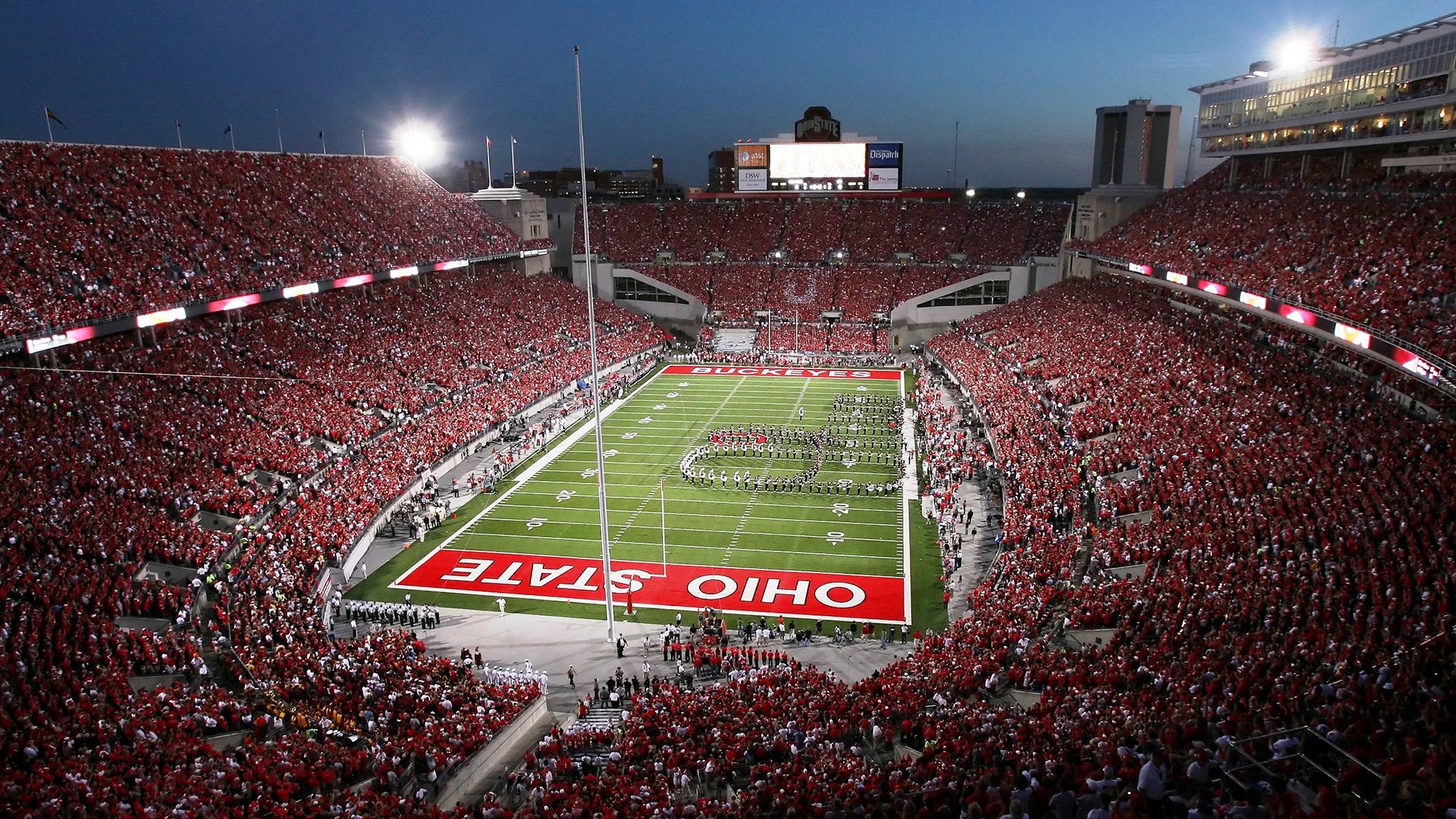 足球的社会影响：平衡竞技与娱乐的艺术，足球反映社会